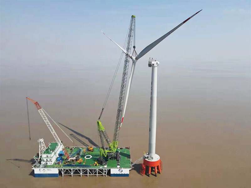中联1600吨履带吊海上5.0MW风机吊装